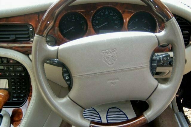 Used 2002 Jaguar XJ8 Sedan | £6,990 - Image 1/4