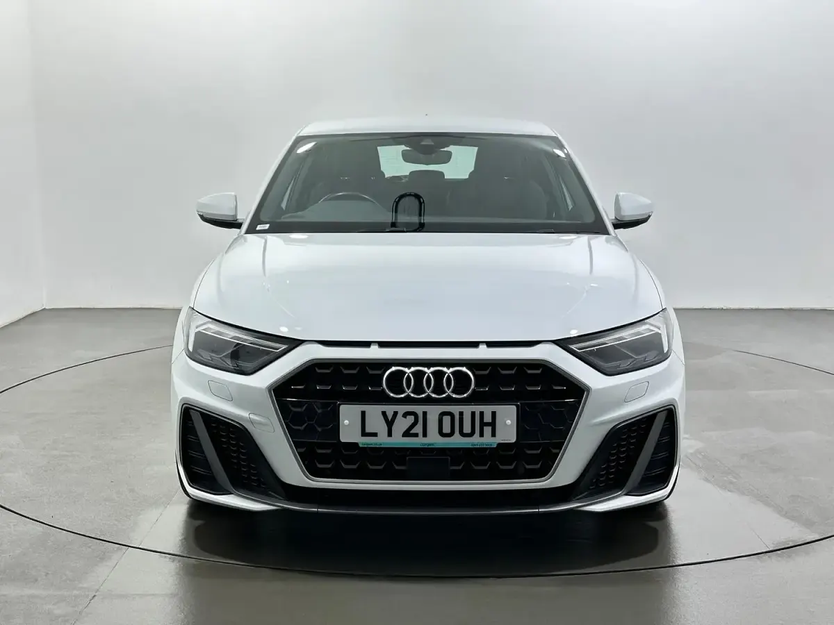 Usado Audi A1 Sportback S-Line 110 HP (80 kW) 2021 Branco Citadino