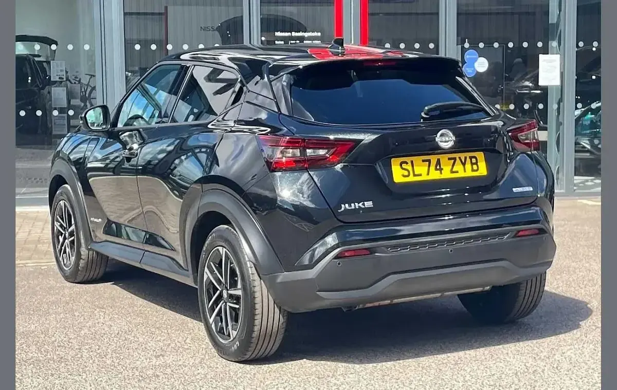 Used Nissan Juke N-Connecta 143 HP (105 kW) 2024 Black SUV