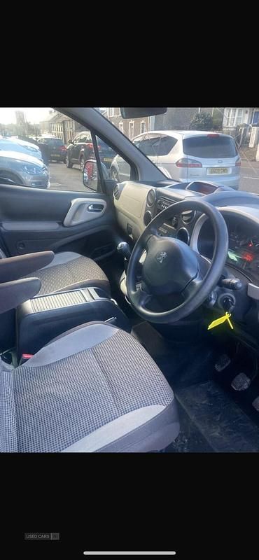 Used Peugeot Partner Tepee Outdoor 92 HP (67 kW) 2015 Grey MPV