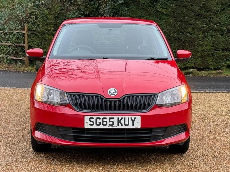 Used Skoda Fabia 60 HP (44 kW) 2015 Red Hatchback
