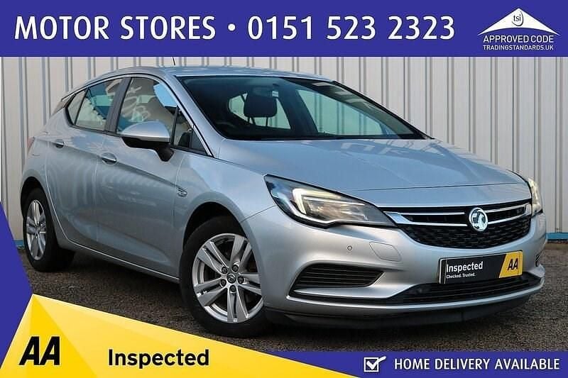 Second-hand Vauxhall Astra Design Edition 2016 Argintiu Hatchback