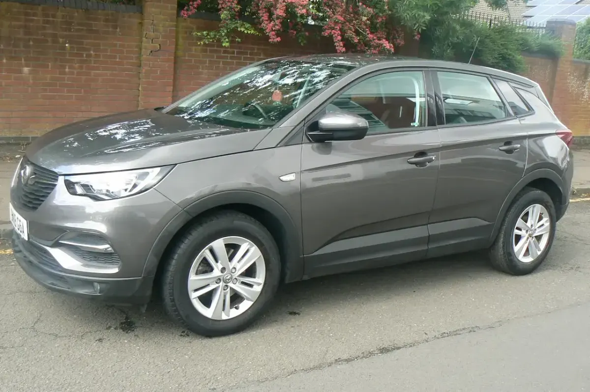 Used Vauxhall Grandland X S 130 HP (95 kW) 2018 Grey SUV