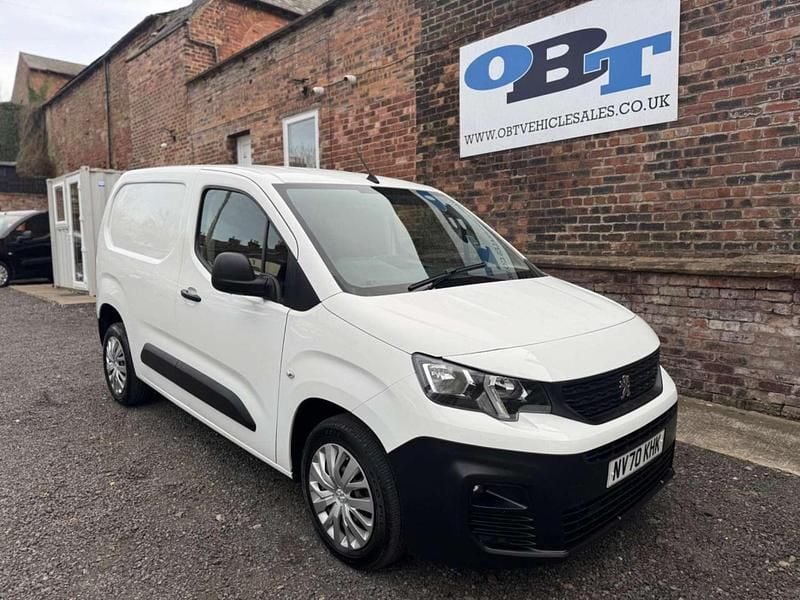 White Used 2021 Peugeot Partner S MPV | £7,495 (Good price) - Image 1/4