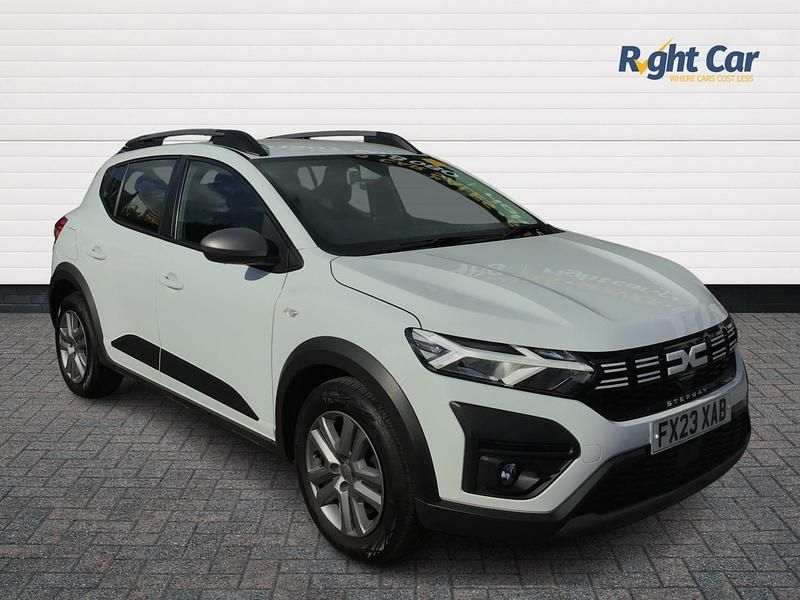 Used Dacia Sandero Expression 2023 White Hatchback