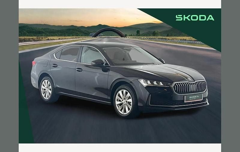 Midnight black New 2024 Skoda Superb SE Technology Hatchback | £26,990 (Good price) - Image 1/4