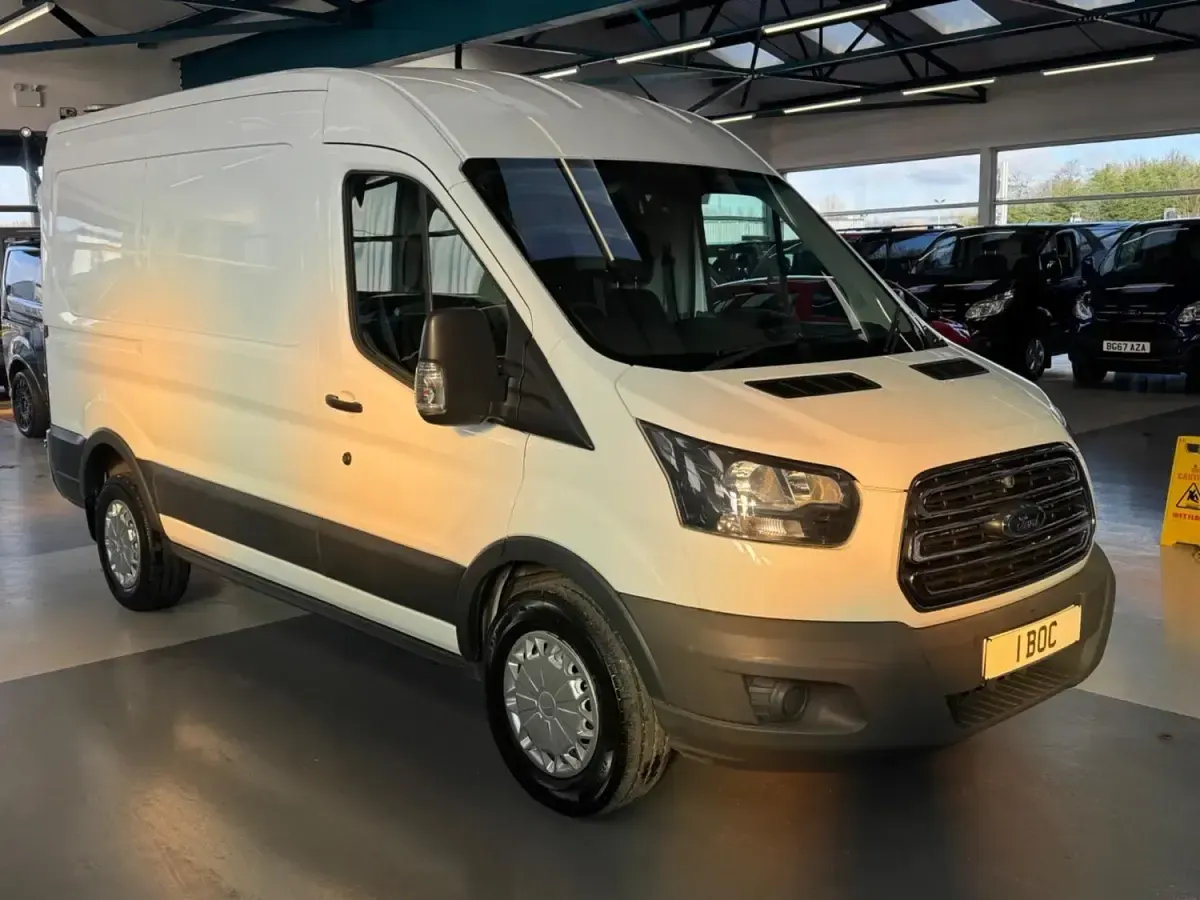 Usado Ford Transit 105 HP (77 kW) 2017 Branco Van