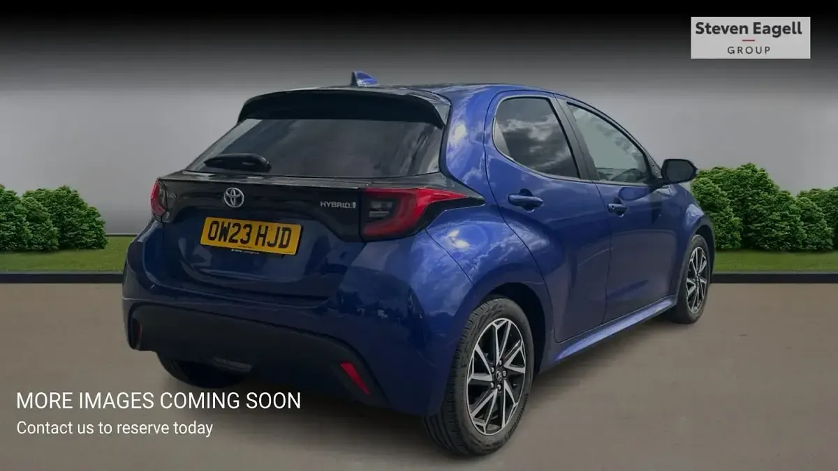 Used Toyota Yaris Hybrid Design 2023 Blue Hatchback