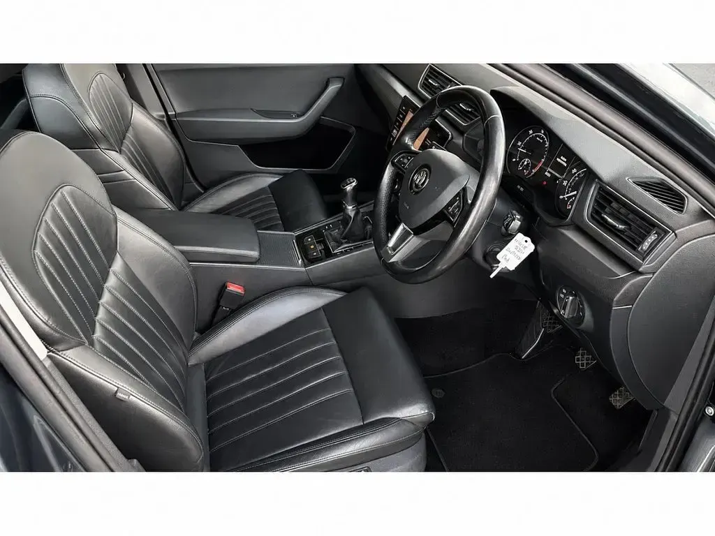 Used Skoda Superb SE L Executive 150 HP (110 kW) 2018 Grey Estate