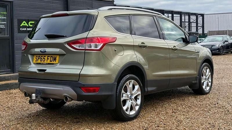 Used Ford Kuga Titanium 180 HP (132 kW) 2015 Green SUV