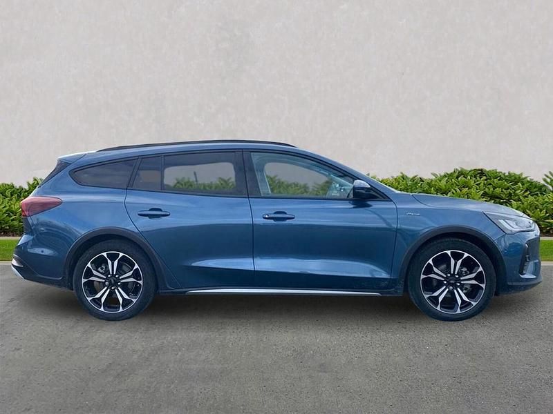 Used Ford Focus Active X 155 HP (114 kW) 2025 Blue Estate