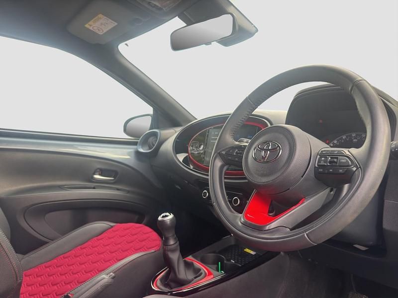 Used Toyota Aygo X Edition 72 HP (52 kW) 2023 Grey SUV