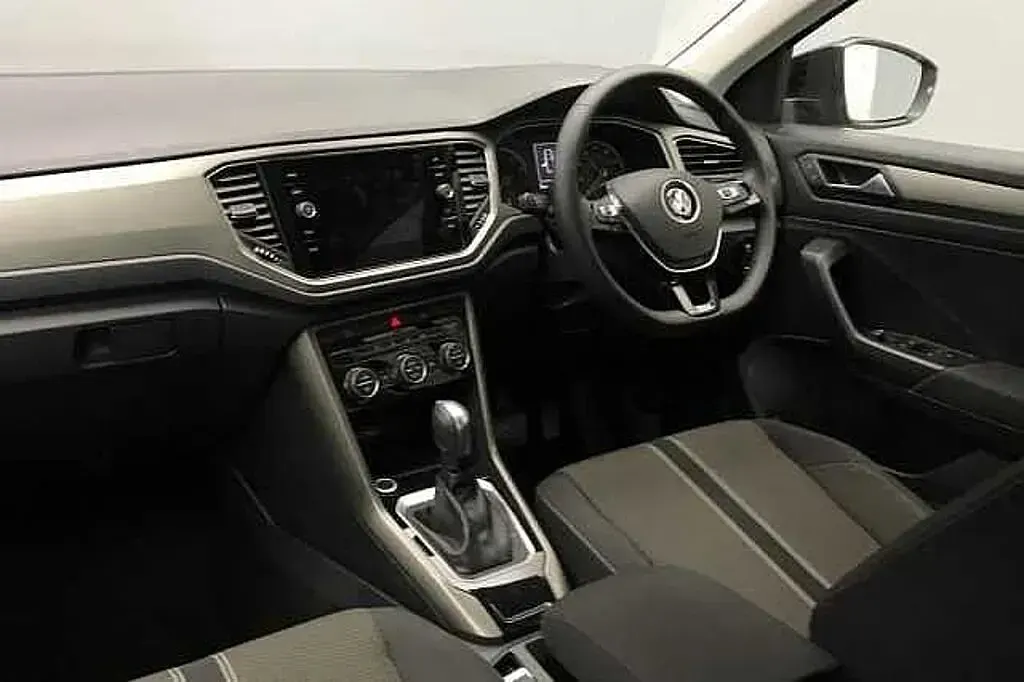 Used VW T-Roc SE 150 HP (110 kW) 2020 Black SUV