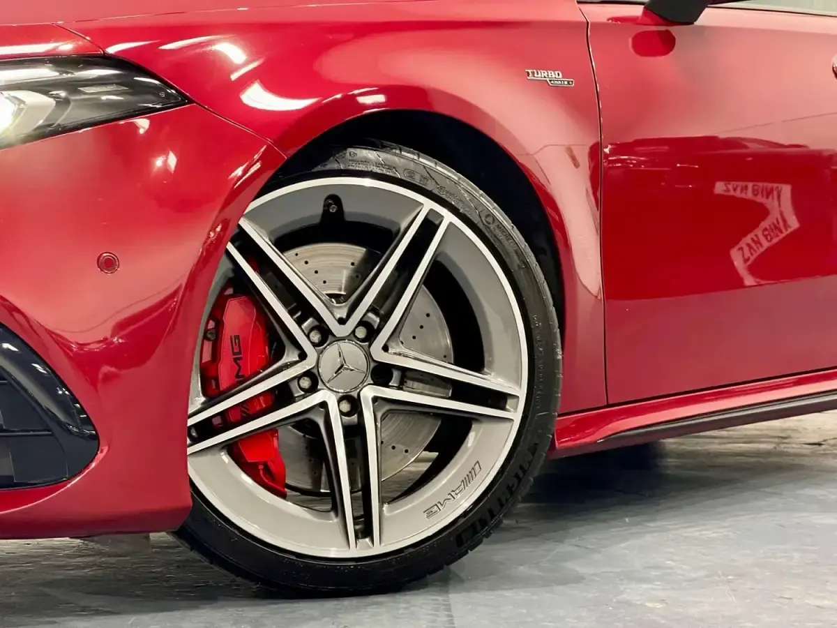 Usado Mercedes A45 AMG AMG 421 HP (309 kW) 2021 Vermelho Citadino