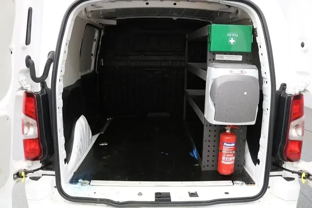Gebraucht Vauxhall Combo Sportive 100 PS (73 kW) 2020 Weiß Van / Kleinbus