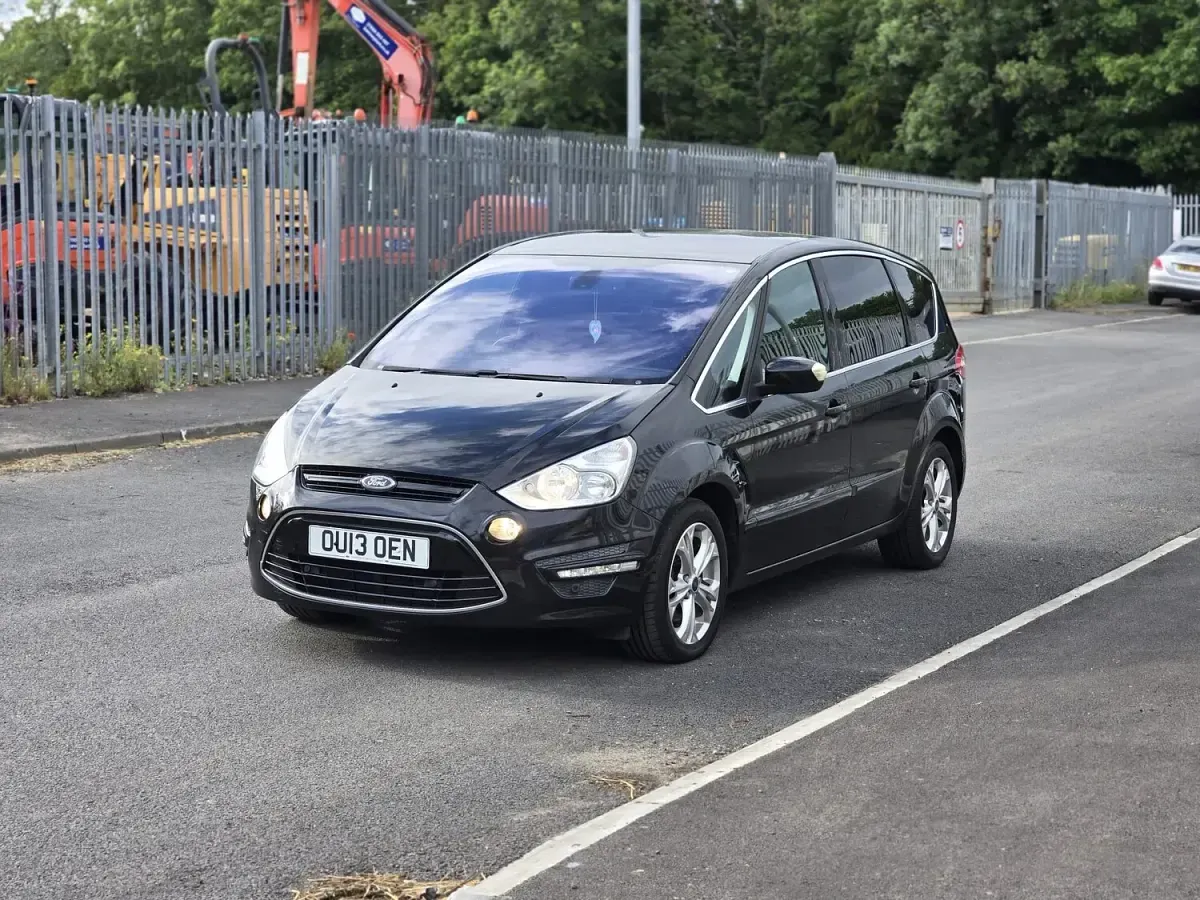 Used Ford S-MAX Titanium 163 HP (119 kW) 2013 Black MPV