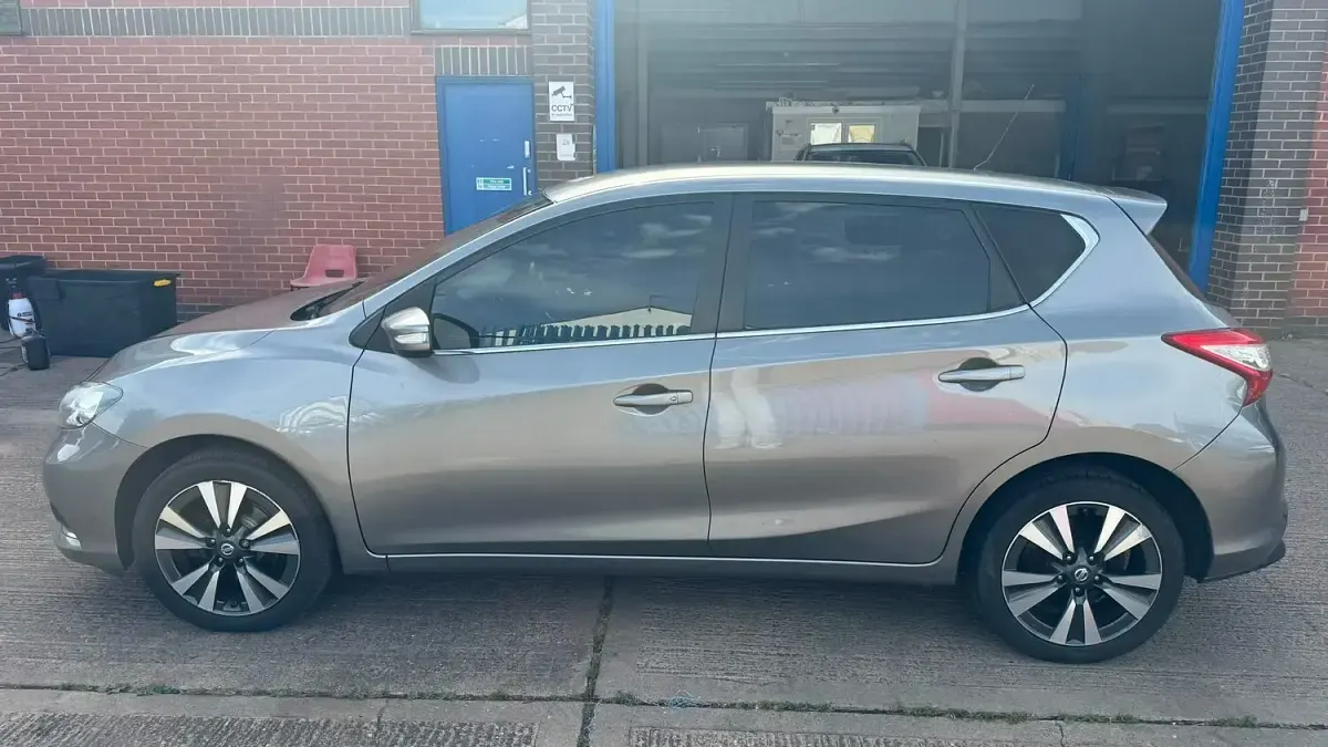Used Nissan Pulsar N-Connecta 115 HP (84 kW) 2017 Grey Hatchback