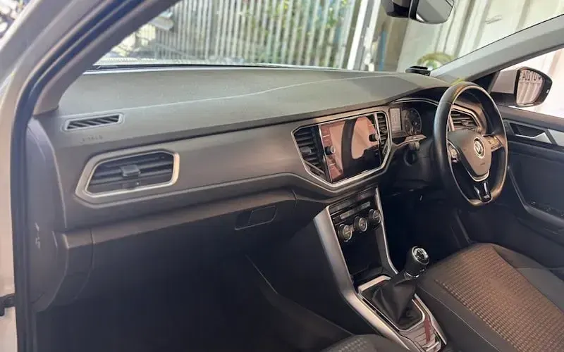 Usado VW T-Roc Active 150 HP (110 kW) 2021 Branco SUV