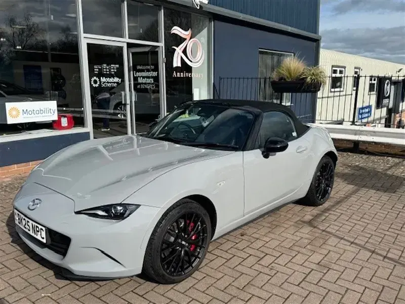 Usado Mazda MX5 Homura-Line 184 HP (135 kW) 2025 Cinzento Cabrios