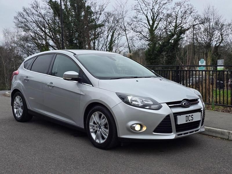 Used Ford Focus Titanium 115 HP (84 kW) 2014 Silver Hatchback