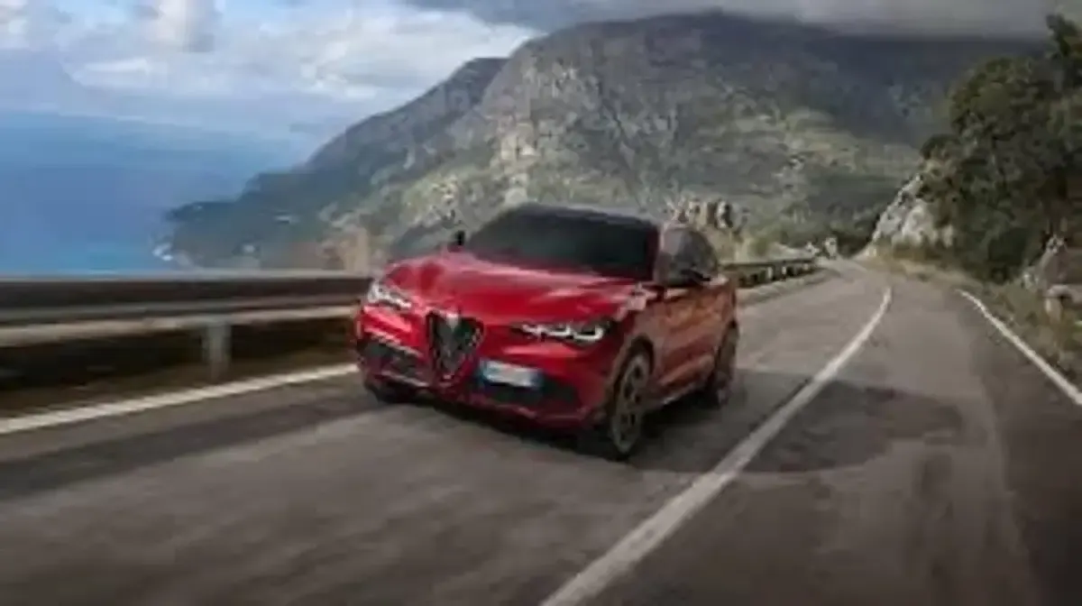 New Alfa Romeo Giulia 276 HP (202 kW) 2026 Red Sedan
