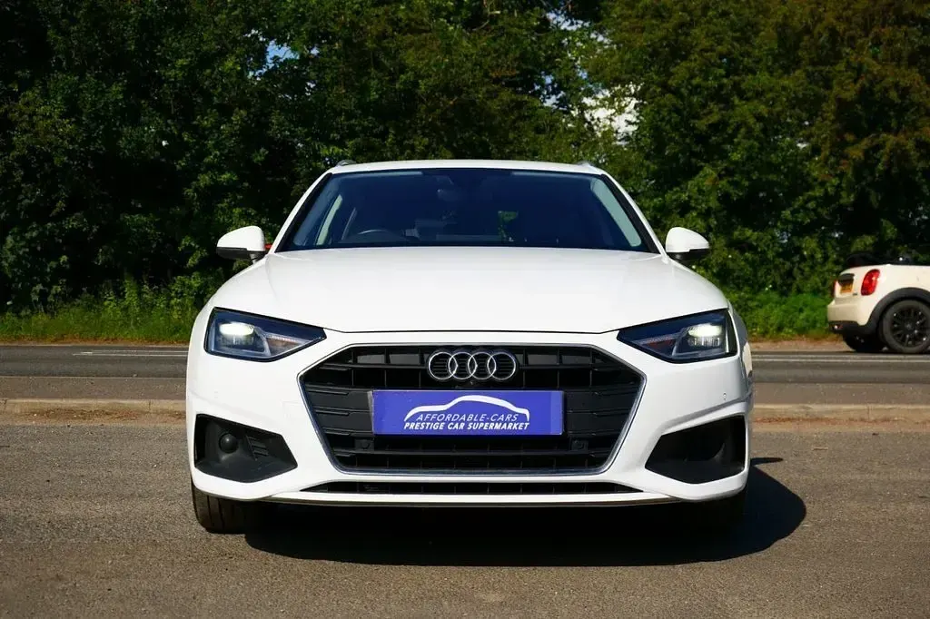 Used Audi A4 Comfort 163 HP (119 kW) 2023 White Estate