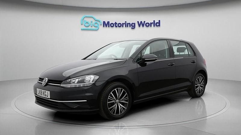 Used VW Golf VII SE 125 HP (91 kW) 2018 Black Hatchback