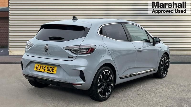 Used Renault Clio V Techno 143 HP (105 kW) 2024 Grey Hatchback