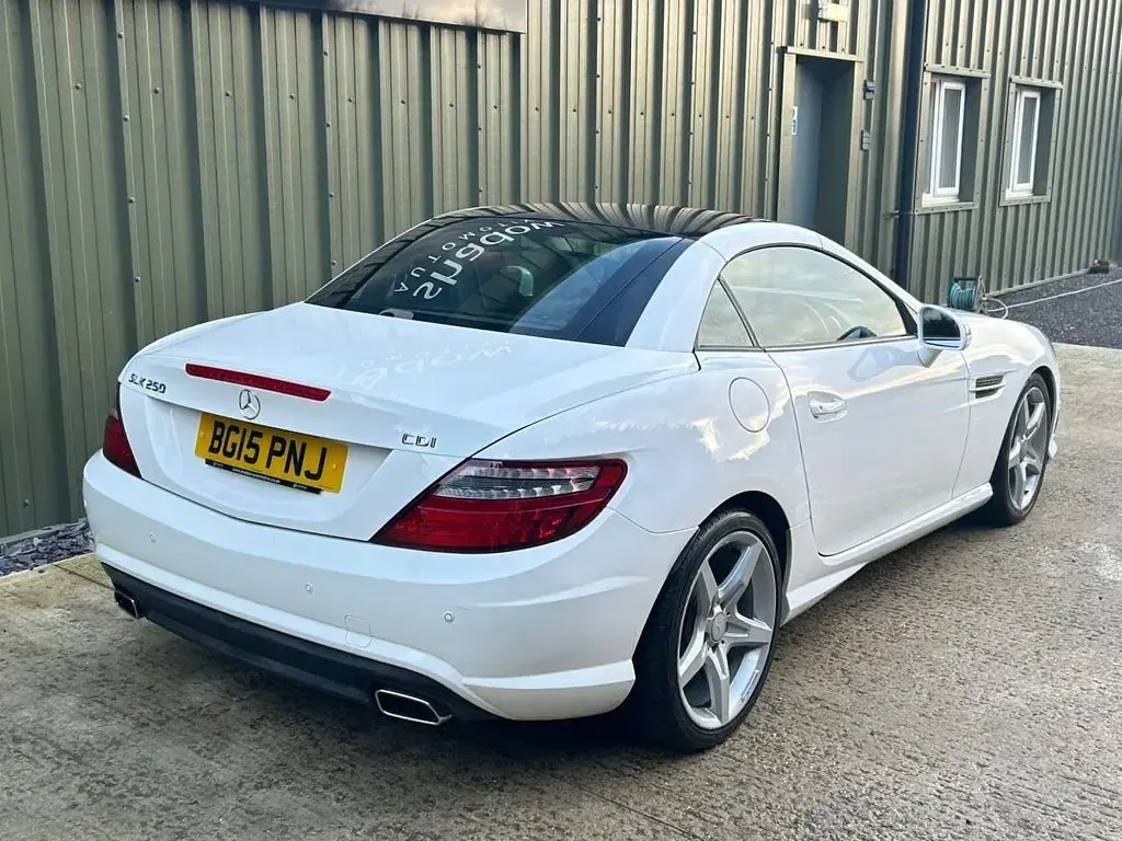 Used Mercedes SLK250 AMG 204 HP (150 kW) 2015 White Cabriolet