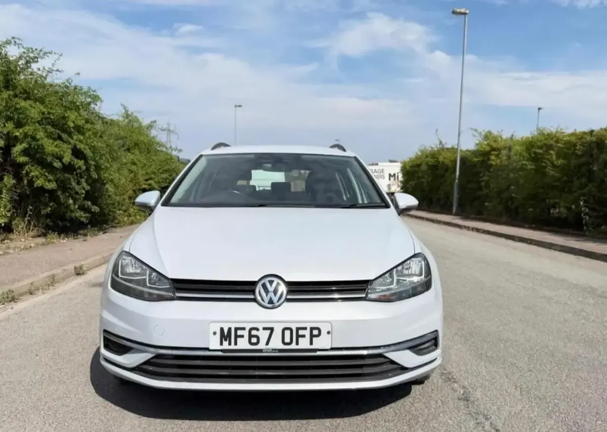 Used VW Golf VII SE 113 HP (83 kW) 2017 Silver Estate