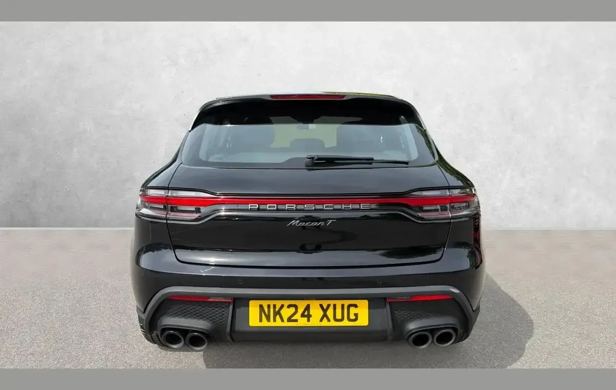 Used Porsche Macan T 261 HP (191 kW) 2024 Black SUV