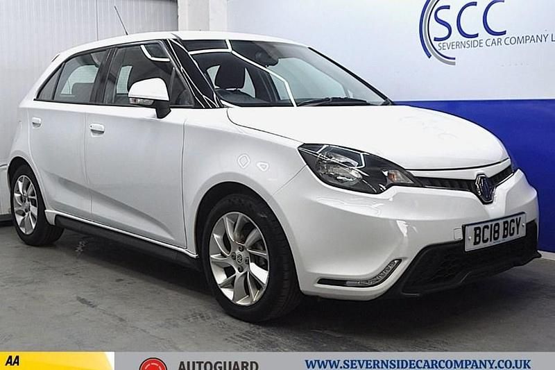 Used MG MG3 106 HP (77 kW) 2018 White Hatchback