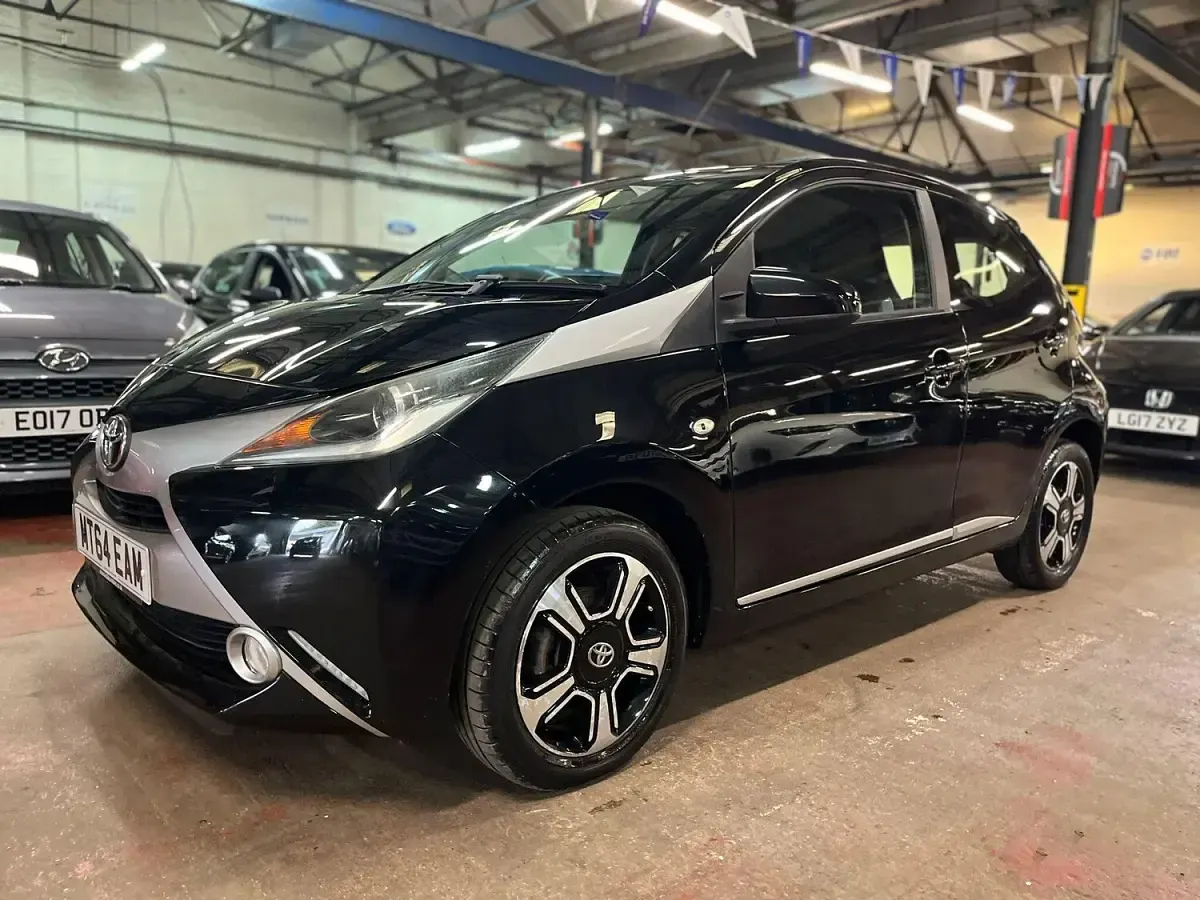 Used Toyota Aygo X-clusiv 68 HP (50 kW) 2014 Black Hatchback