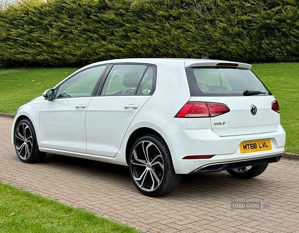 Used VW Golf VII SE 115 HP (84 kW) 2018 White Hatchback