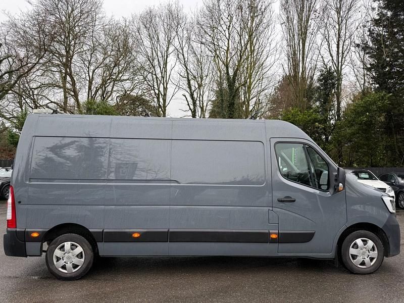 Used Renault Master Business 2022 Grey MPV