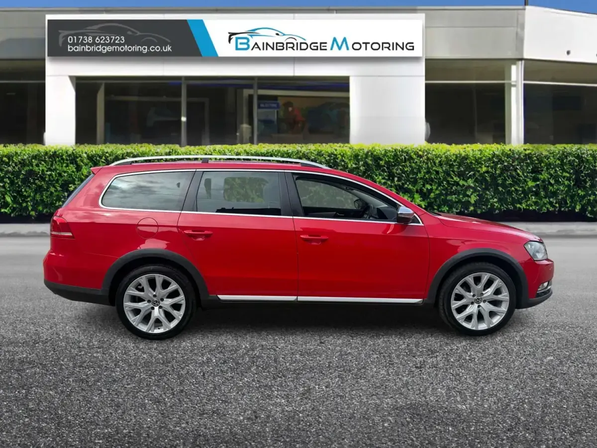 Used VW Passat 2014 Red Estate