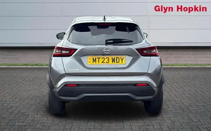 Used Nissan Juke N-Connecta 114 HP (83 kW) 2023 Grey SUV