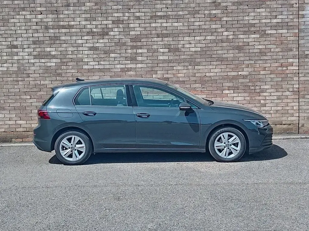 Used VW Golf VIII Life 150 HP (110 kW) 2023 Grey Hatchback