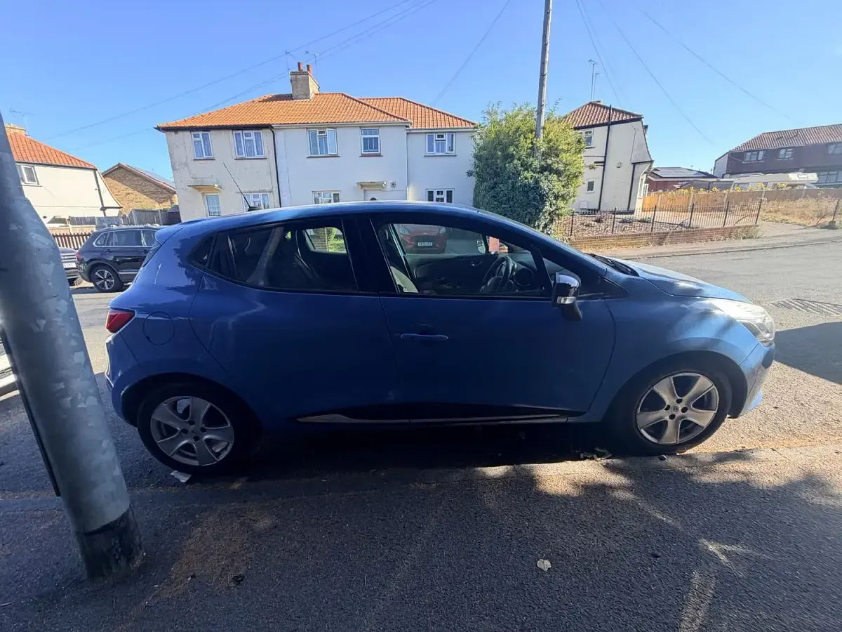 Used Renault Clio Dynamique 90 HP (66 kW) 2014 Blue Hatchback