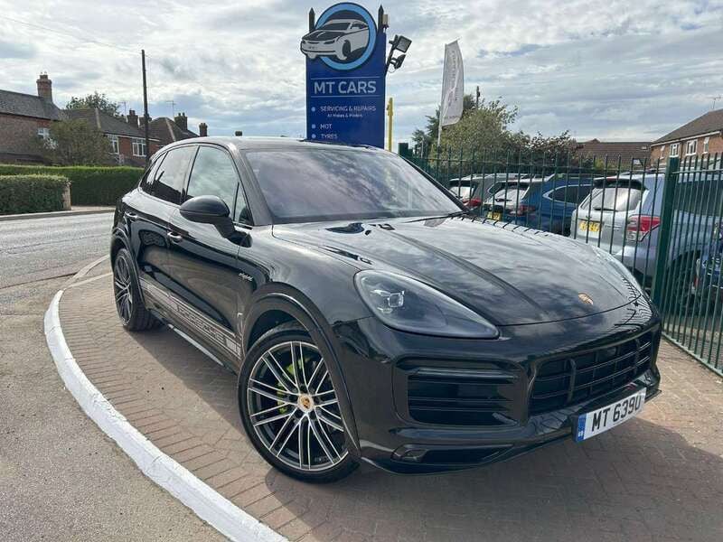 Used Porsche Cayenne 462 HP (339 kW) 2020 Black SUV