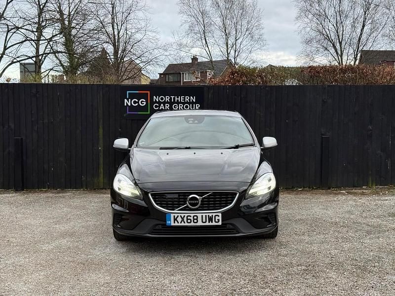 Used Volvo V40 R-Design Pro 150 HP (110 kW) 2018 Black Hatchback