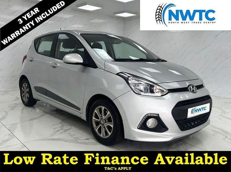 Silver Used 2015 Hyundai i10 Premium Hatchback | £3,095 (A bit pricey) - Image 1/3