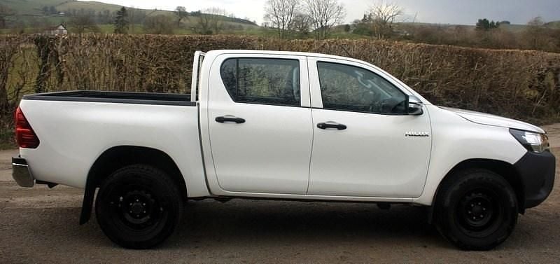 Used Toyota HiLux Active 2017 White Pickup