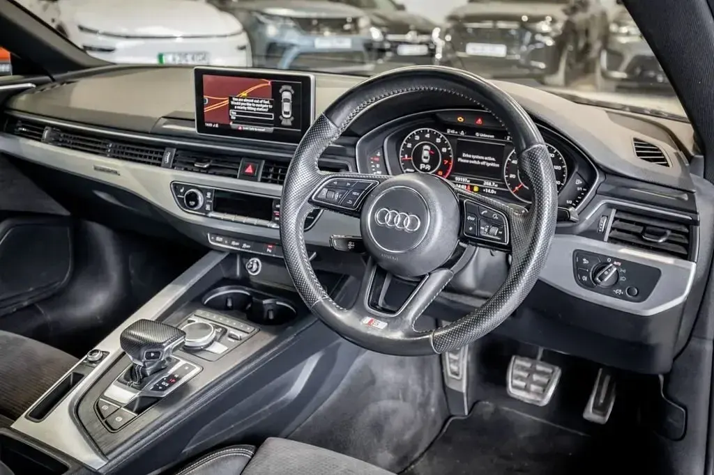 Usado Audi A5 S-Line 252 HP (185 kW) 2018 Cinzento Coupé