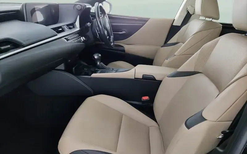Used Lexus ES300H 218 HP (160 kW) 2021 Sedan