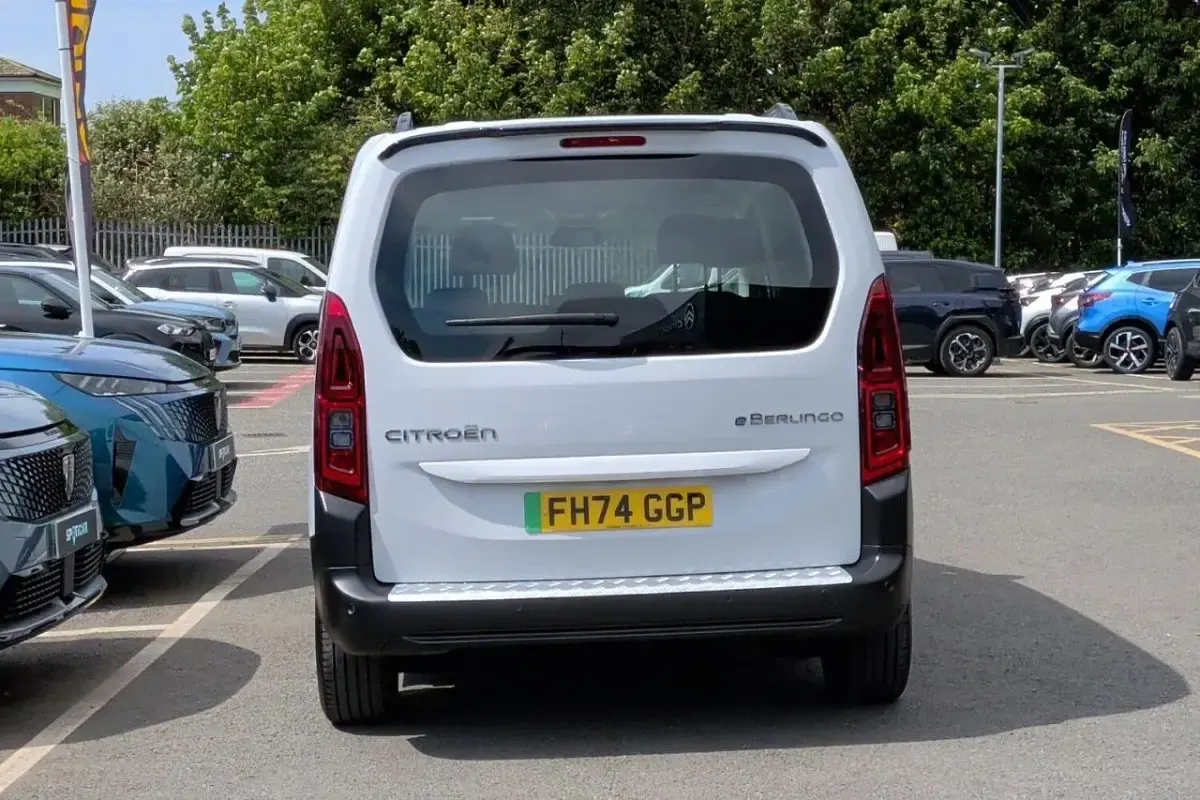 Usado Citroën e-Berlingo 100 kW (136 CV) 2025 Blanco Monovolumen