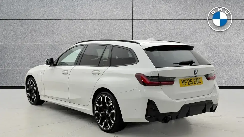 Used BMW 330 M Sport 288 HP (211 kW) 2025 White Estate