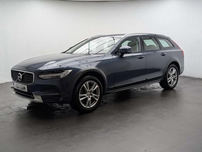 Used Volvo V90 CC Pro 2017 Blue Estate