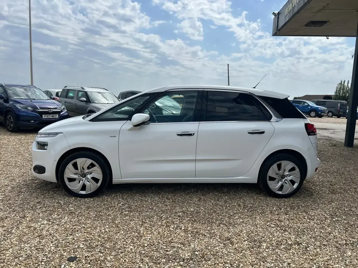 Used Citroën C4 Picasso Exclusive 2016 White MPV