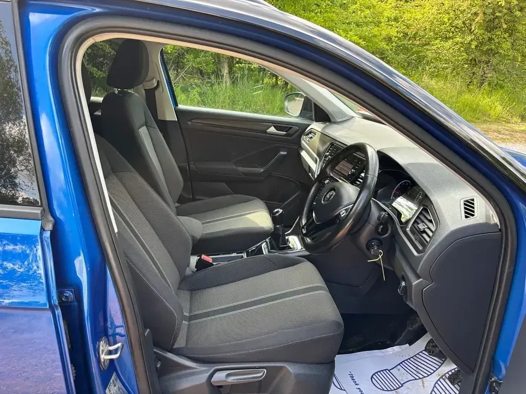 Used VW T-Roc Design 115 HP (84 kW) 2019 Blue SUV